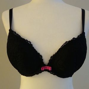 36C black lace brassiere